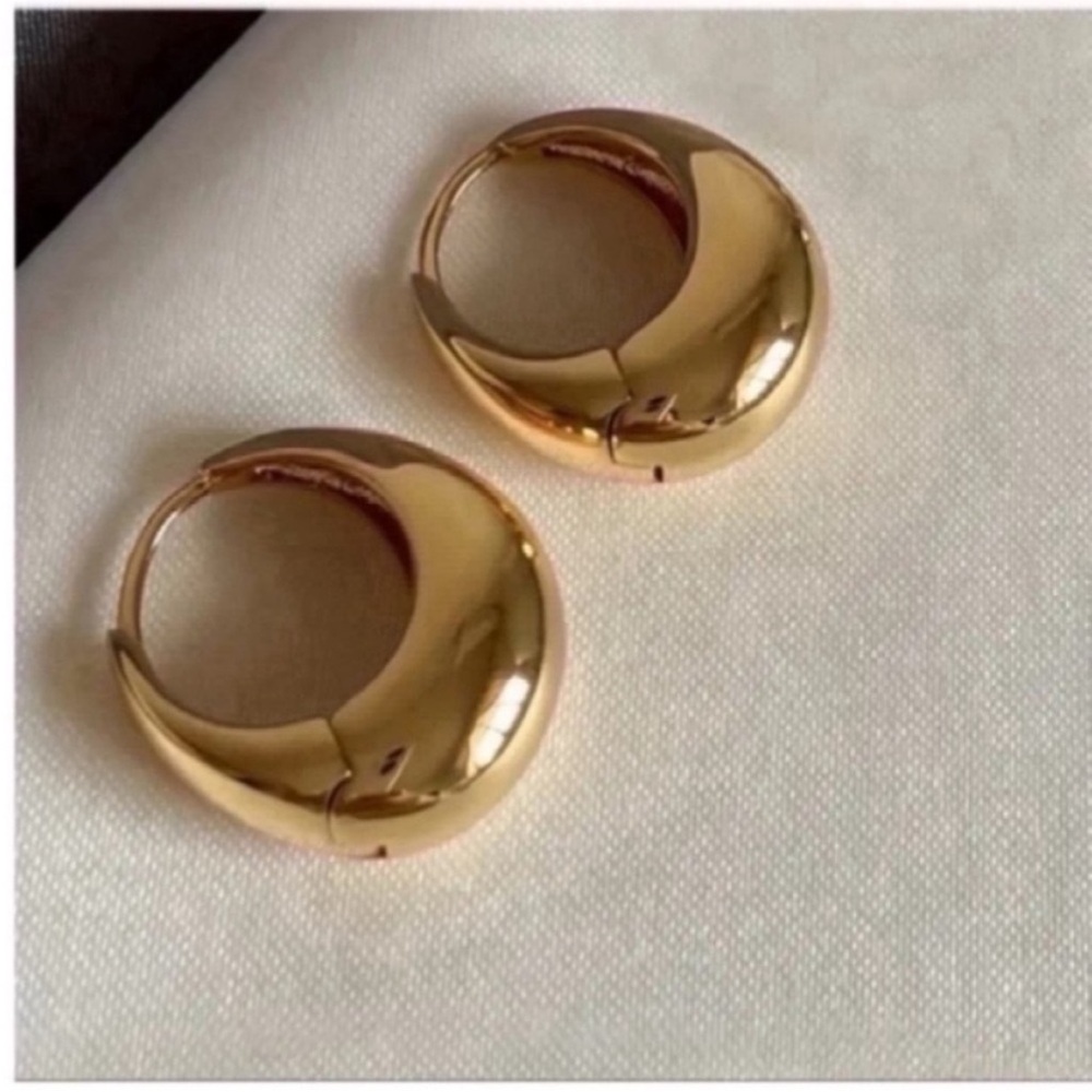 New! Anthropologie Mallory Gold French Huggie Earrings (1080)NWOT - Picture 2 of 4